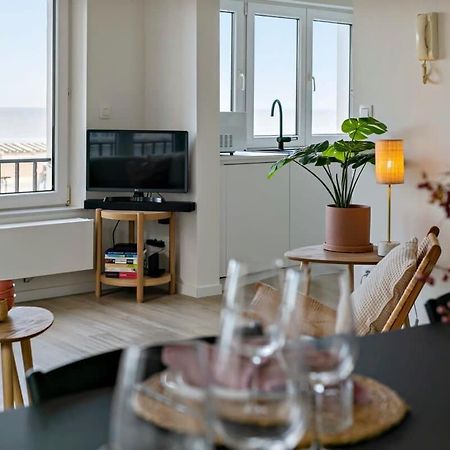 Huswell - Stylishly Refurbished Apartment With Sea View Ostend Exterior photo
