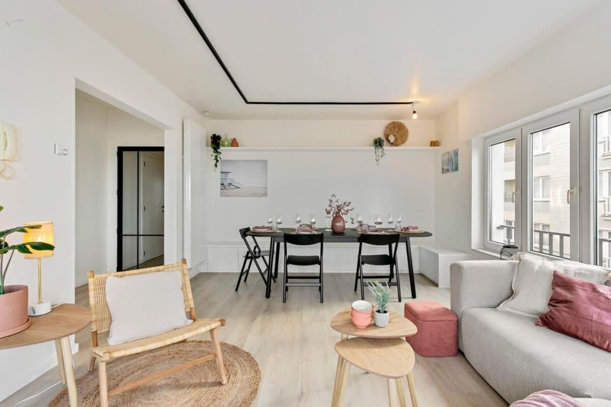 Huswell - Stylishly Refurbished Apartment With Sea View Ostend Exterior photo