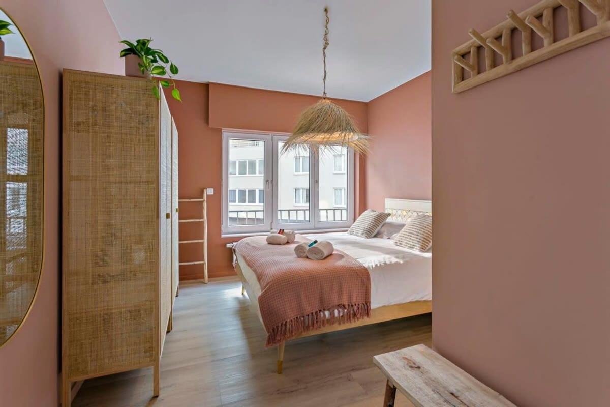 Huswell - Stylishly Refurbished Apartment With Sea View Ostend Exterior photo