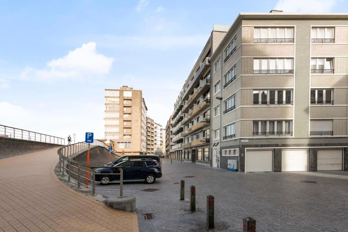 Huswell - Stylishly Refurbished Apartment With Sea View Ostend Exterior photo